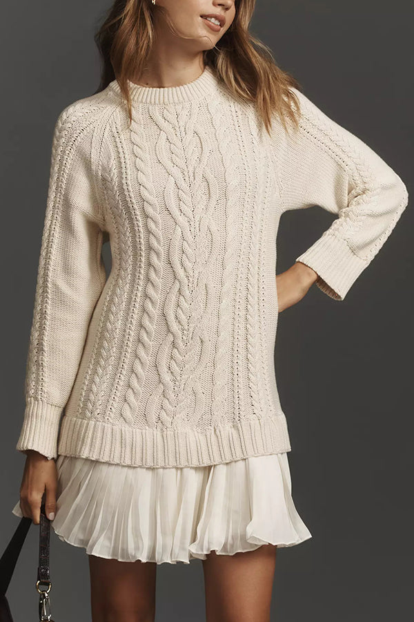 Strickkleid mit Zopfmuster und plissiertem Chiffon-Saum
