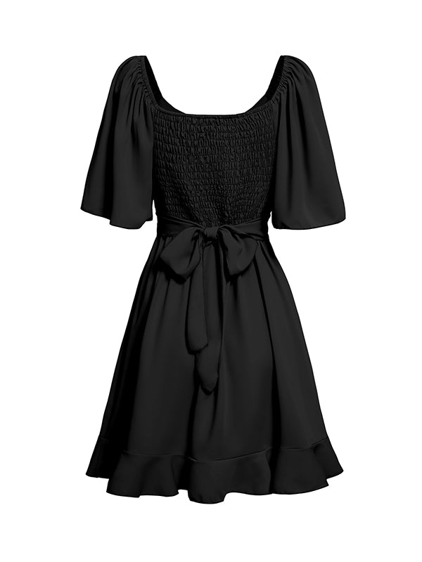 Verspieltes Rüschen-Minikleid mit gebundener Taille und ausgestellten Ärmeln