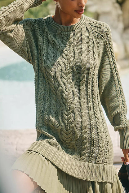 Strickkleid mit Zopfmuster und plissiertem Chiffon-Saum