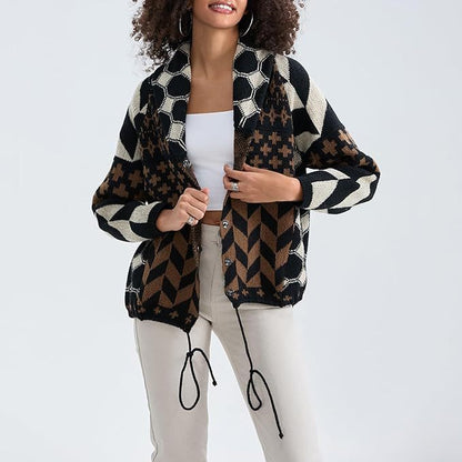 Gemütliche weiche Jacke mit modernen geometrischen Mustern