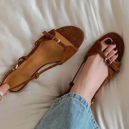 Quenilda | Minimalistische Sommerriemchen-Sandalen