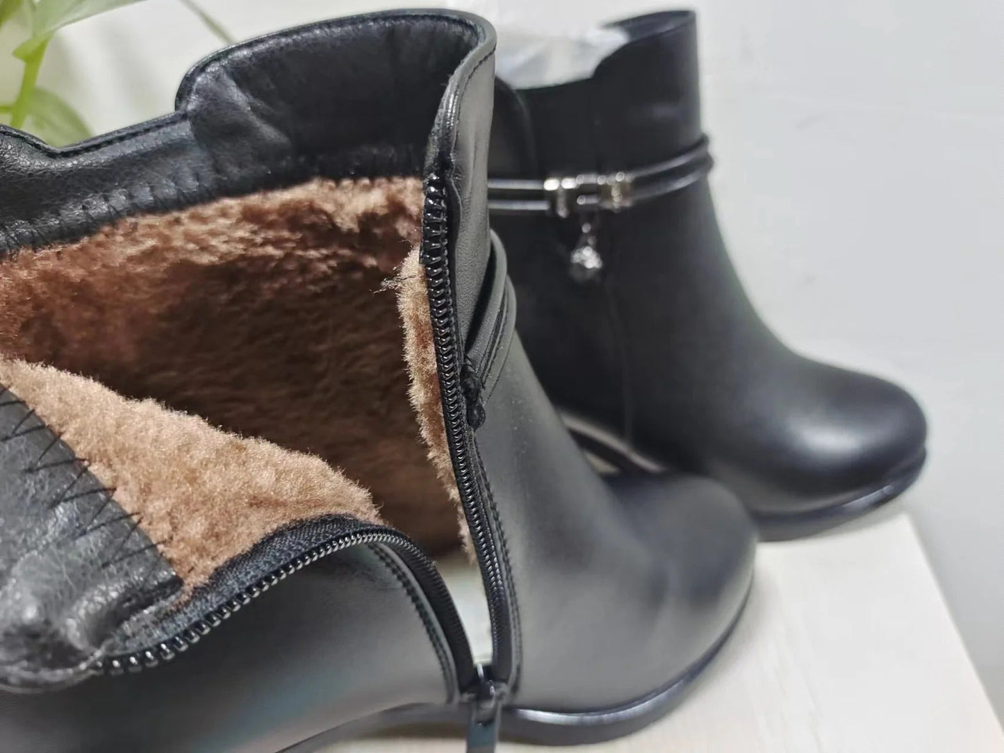 Elegante knöchelhohe Stiefel mit Fleecefutter und seitlichem Reißverschlussverschluss