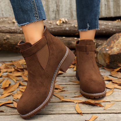 Schicke Ankle Boots mit Blockabsatz, Schnallenriemen und elastischen Seitenteilen
