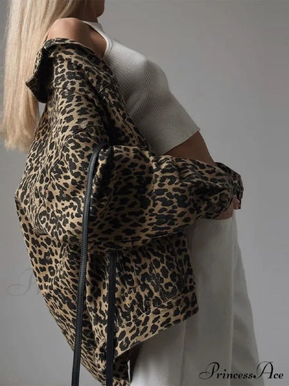 Slim Fit Jeansjacke mit Leopardenstickerei
