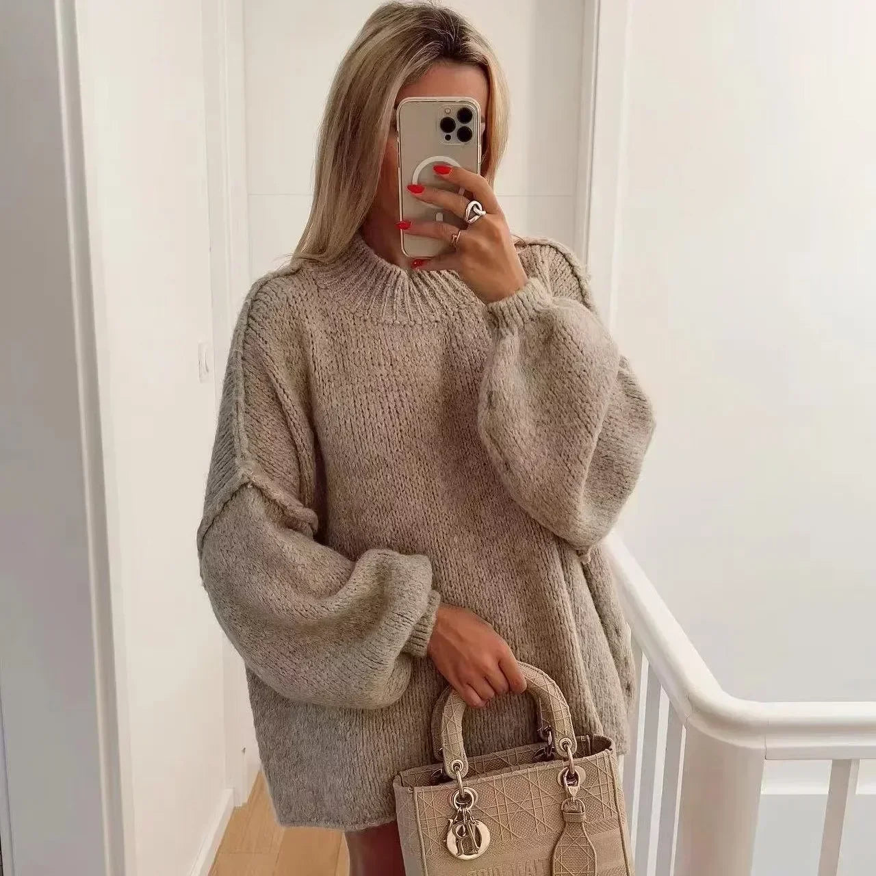 Gemütlicher Strickrollkragenpullover mit voluminösen Statement-Ärmeln