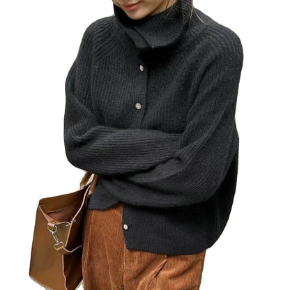 Gemütlicher Strick-Pullover mit Rollkragen und Knöpfen