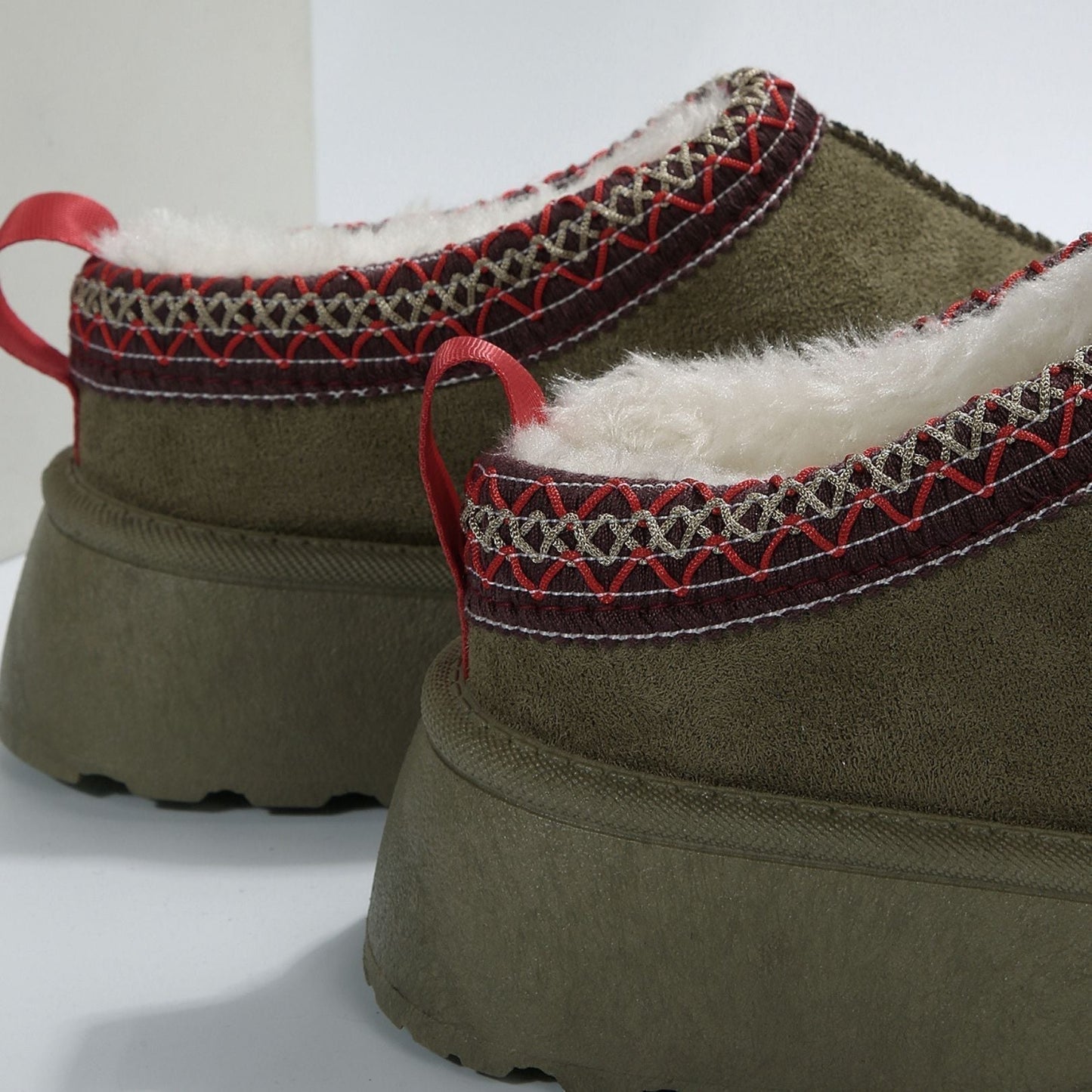 Gemütliche Stiefeletten mit Keilabsatz und Kunstfellfutter