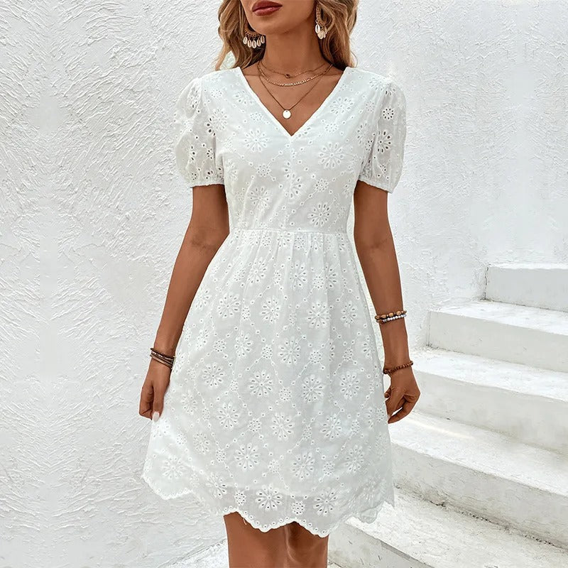 Bertha | Verspieltes Sommerkleid mit Stickerei