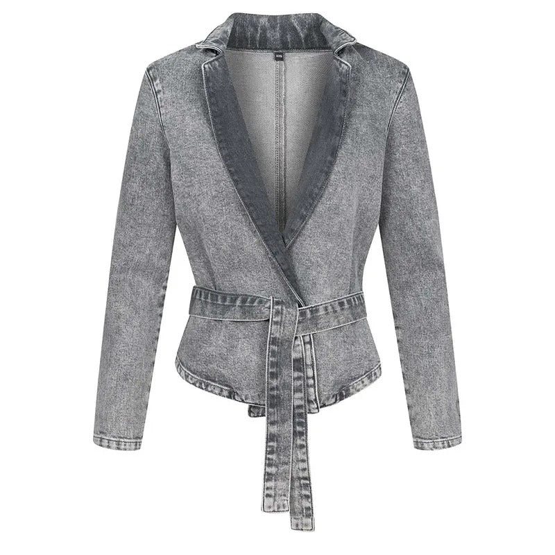 Lässige Jeansjacke mit Gürtel, Stehkragen und langen Ärmeln