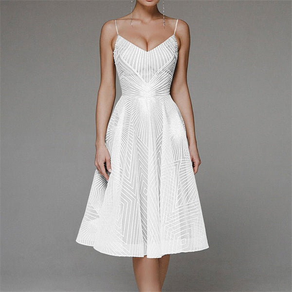 Seidiges Spaghettiträgerkleid für eleganten Sommerstil