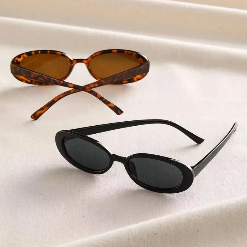 Retro Sonnenbrille mit klarem Glas, vintage-inspiriertes Design