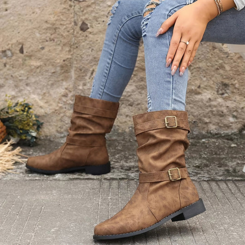 Schicke Leder-Stiefel mit Schnallendetail