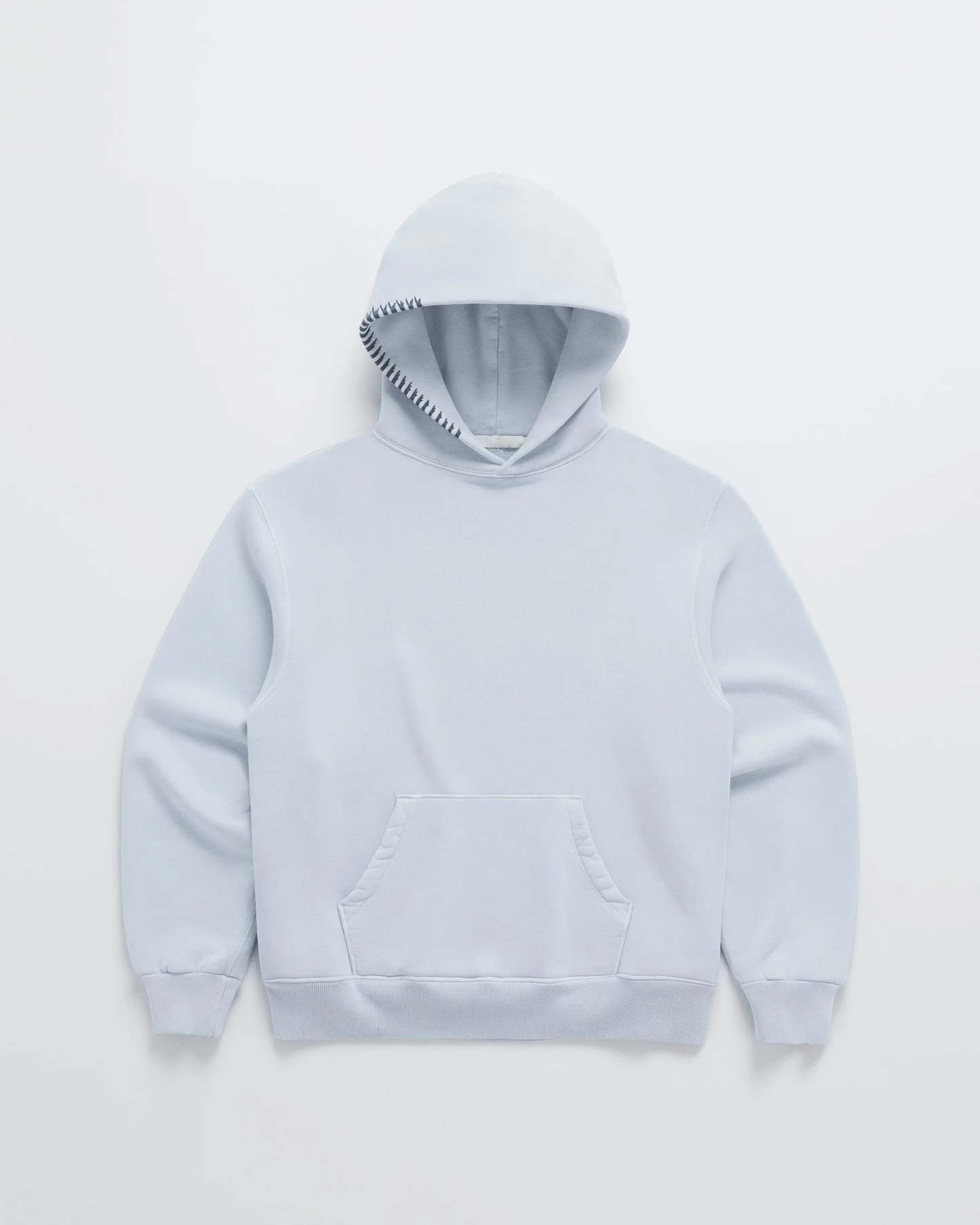 Gemütlicher minimalistischer Pullover-Hoodie