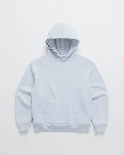 Gemütlicher minimalistischer Pullover-Hoodie