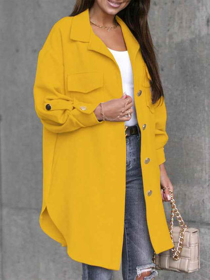 Gemütliche lange Hemdjacke mit Knöpfen, Wollkragen und Revers