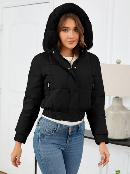 Gemütliche wattierte Winterjacke mit Pelzkapuze und Taschen