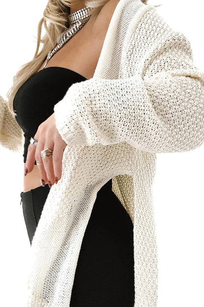 Gemütliche Strickjacke mittlerer Länge mit langen Ärmeln