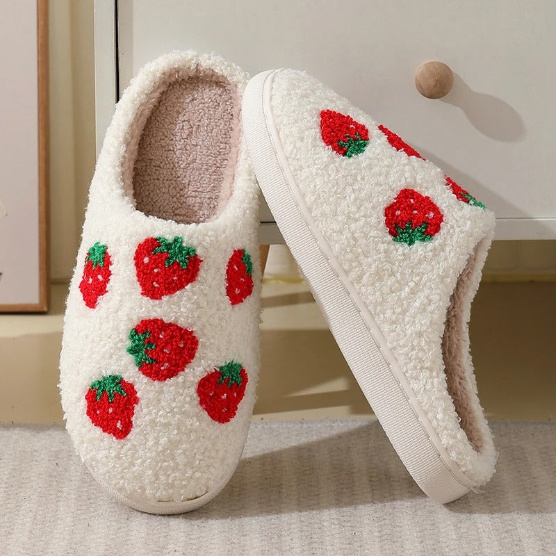 Annabell™ - Kuschelhausschuhe mit Erdbeeren