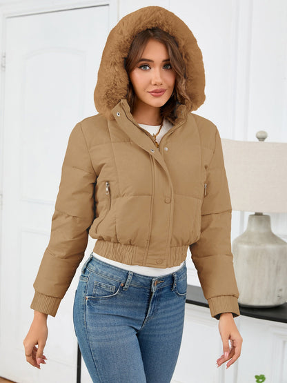 Gemütliche wattierte Winterjacke mit Pelzkapuze und Taschen