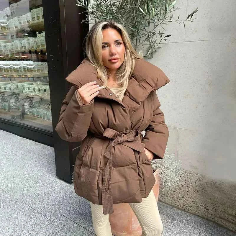 Damen Steppmantel mit Gürtel, weitem Kragen und kuscheligem Futter