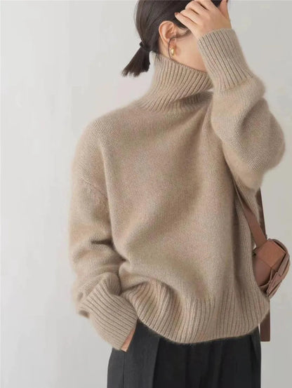 Gemütlicher weicher Strickpullover mit Rollkragen für herbstliche Schichten