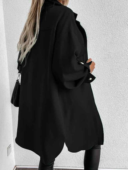 Gemütliche lange Hemdjacke mit Knöpfen, Wollkragen und Revers