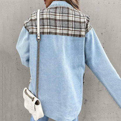 Schicke karierte Jacke mit klassischem Kragen und Knopfdetail