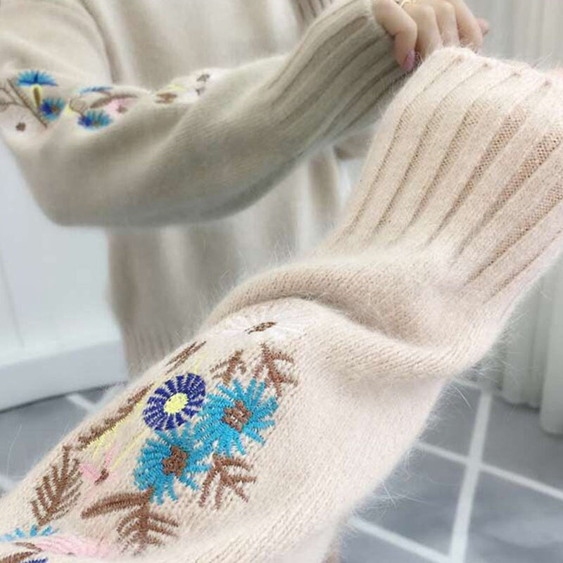 VANESSA™ - Strickpullover mit floraler Stickerei